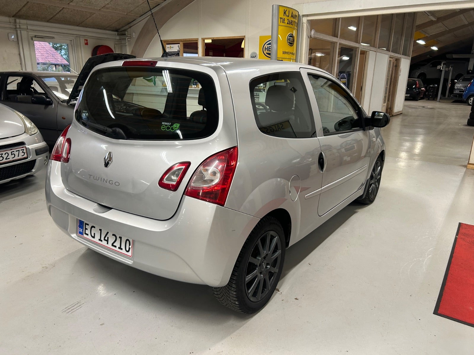 Sølv Renault Twingo fra 2012