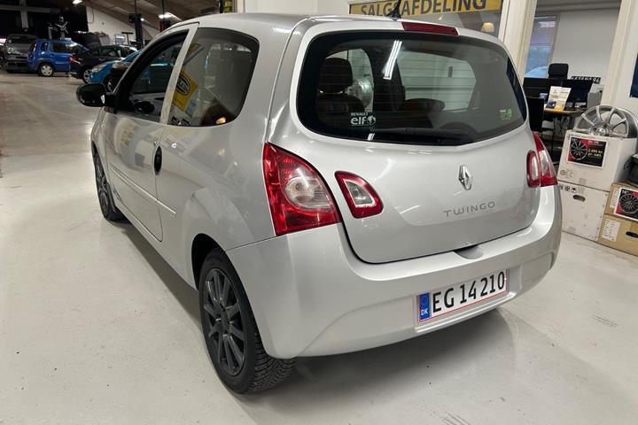 Sølv Renault Twingo fra 2012