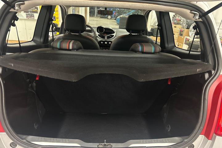 Sølv Renault Twingo fra 2012