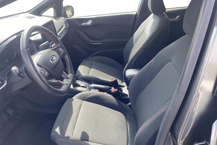 Grå Ford Fiesta fra 2020