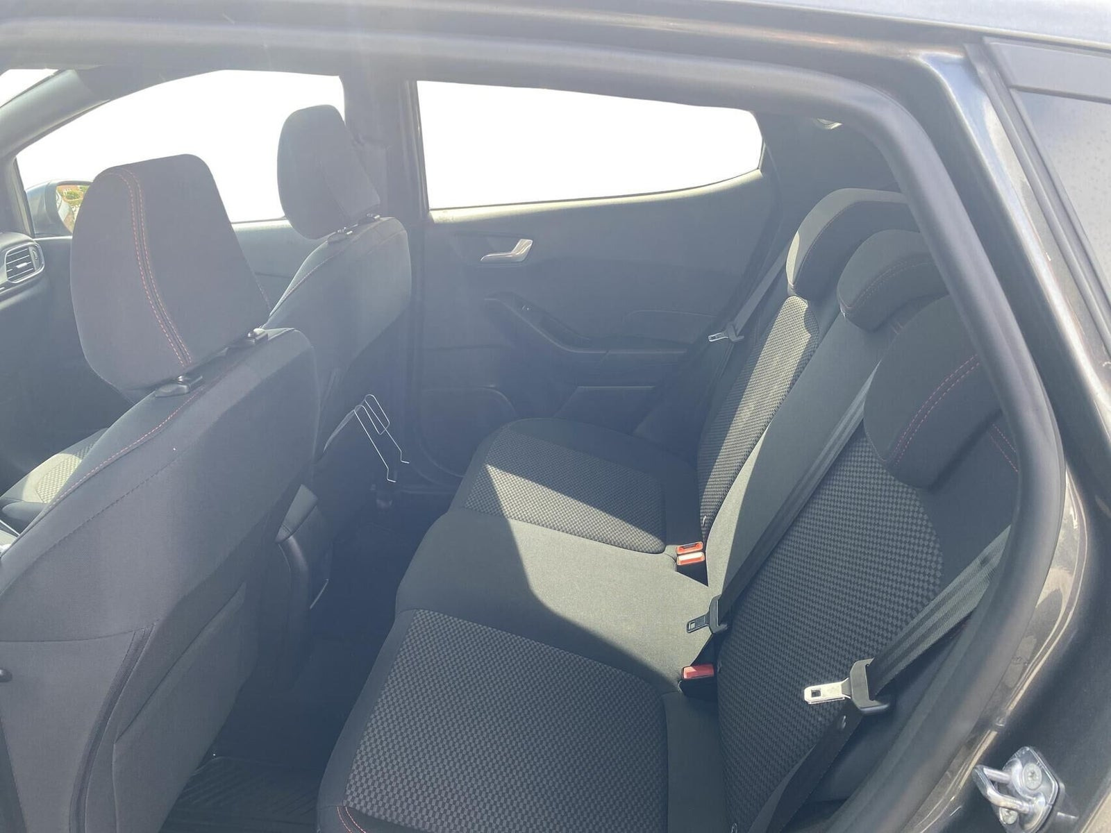 Grå Ford Fiesta fra 2020