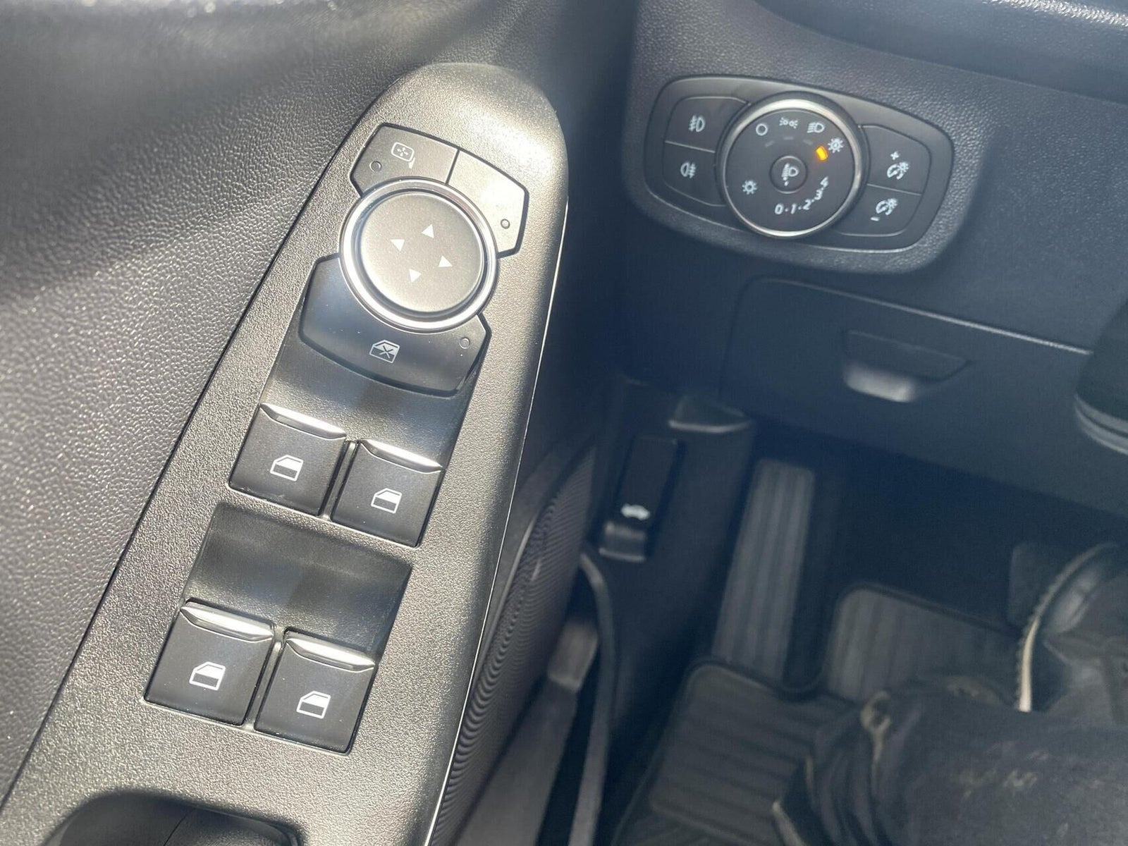Grå Ford Fiesta fra 2020