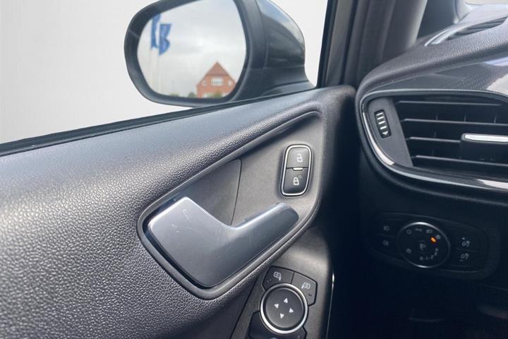 Grå Ford Fiesta fra 2020