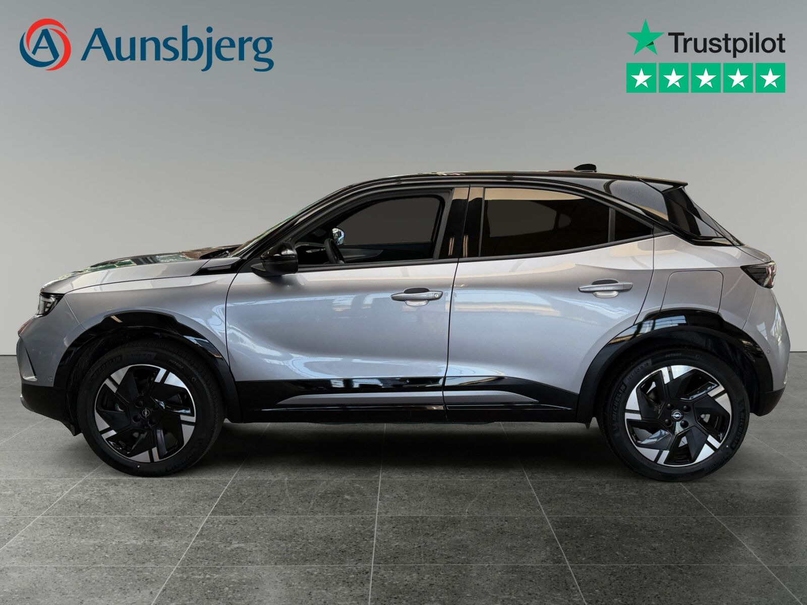 Sølv Opel Mokka-e fra 2025