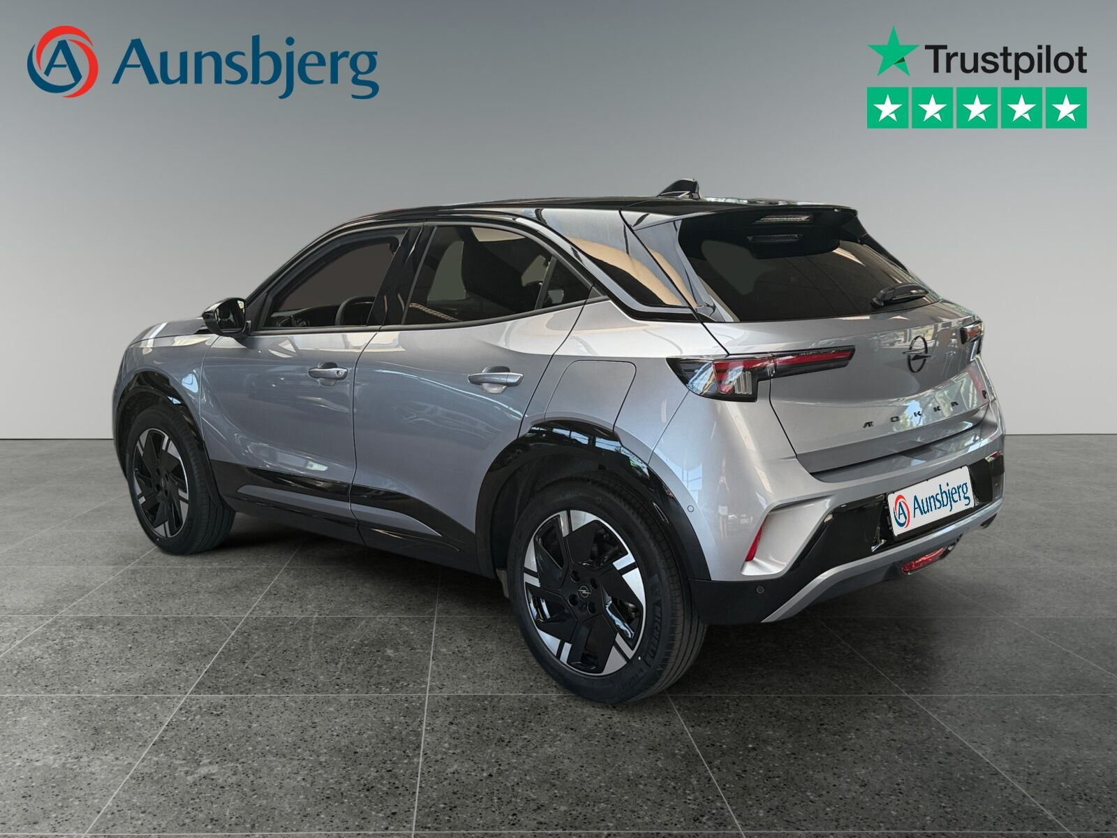 Sølv Opel Mokka-e fra 2025