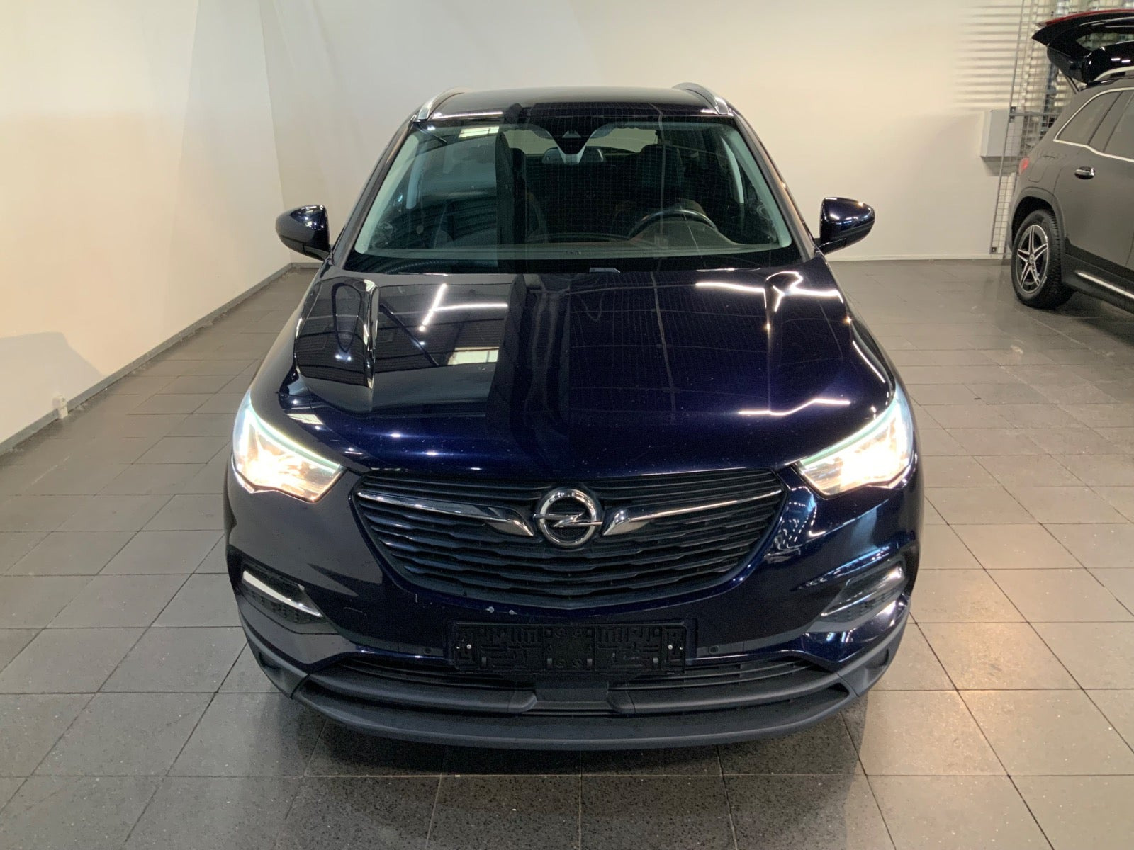 Blå Opel Grandland X fra 2018