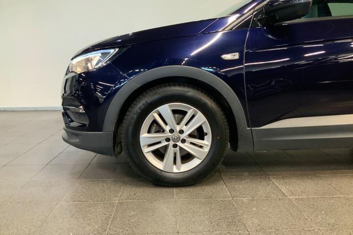 Blå Opel Grandland X fra 2018