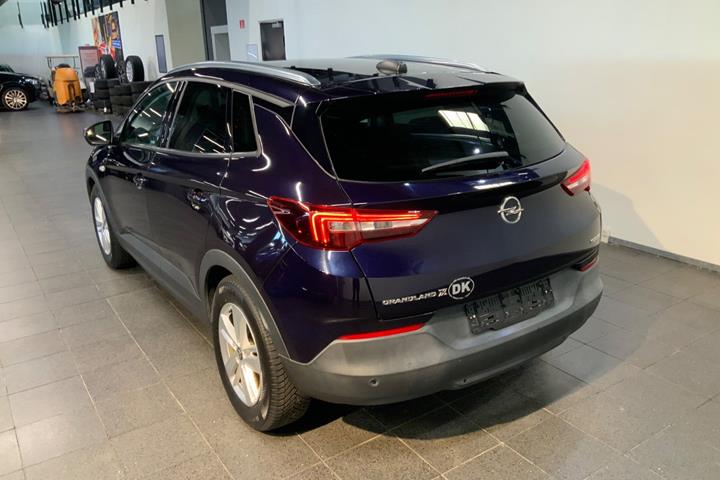 Blå Opel Grandland X fra 2018