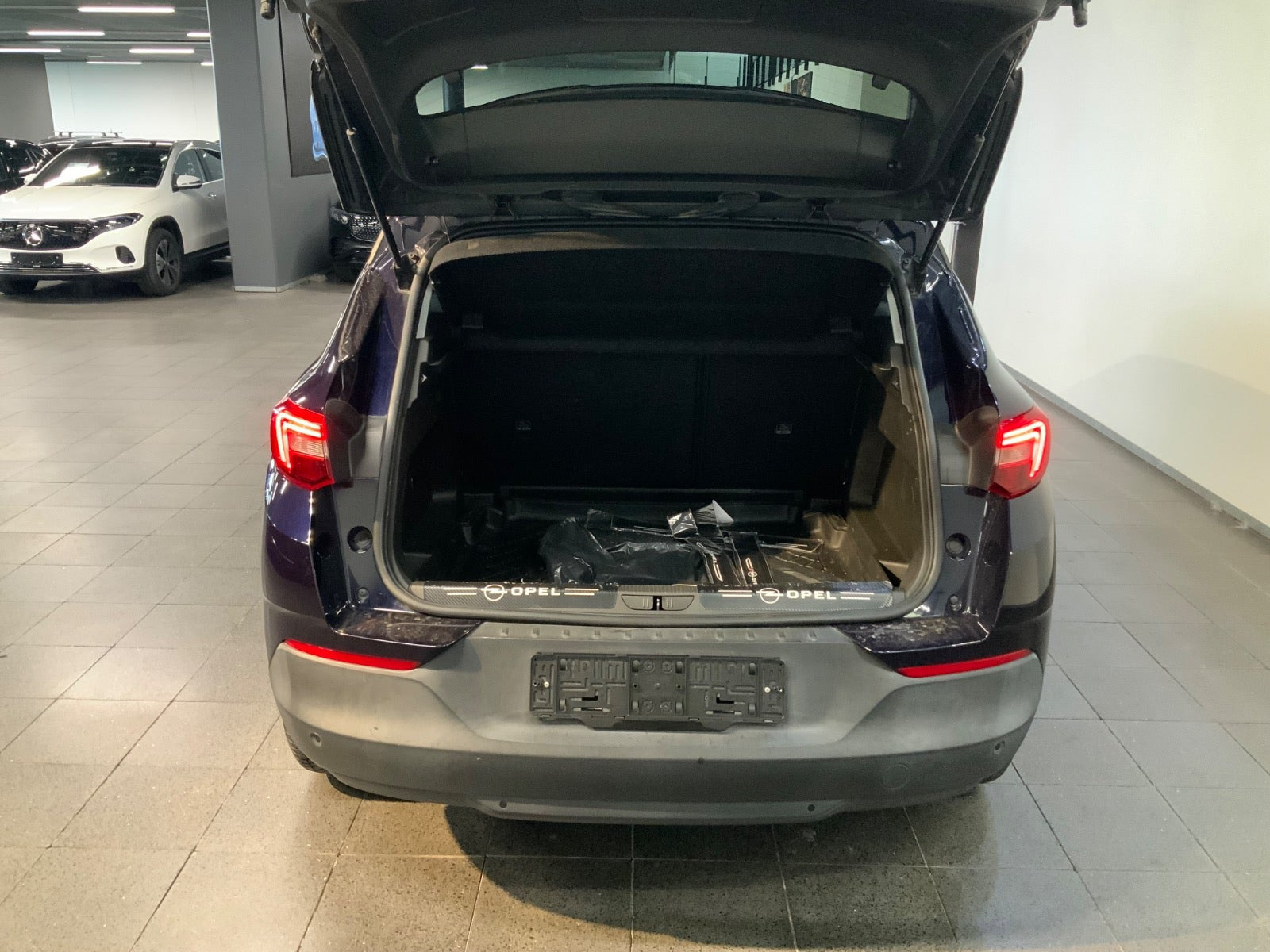 Blå Opel Grandland X fra 2018