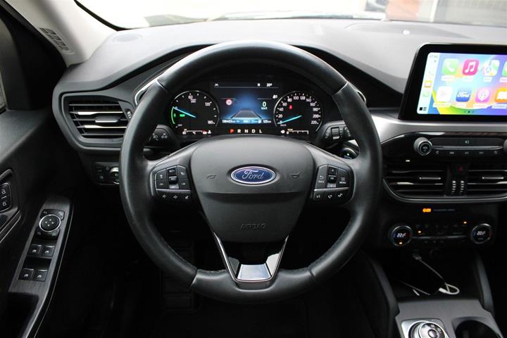 Grå Ford Kuga fra 2020