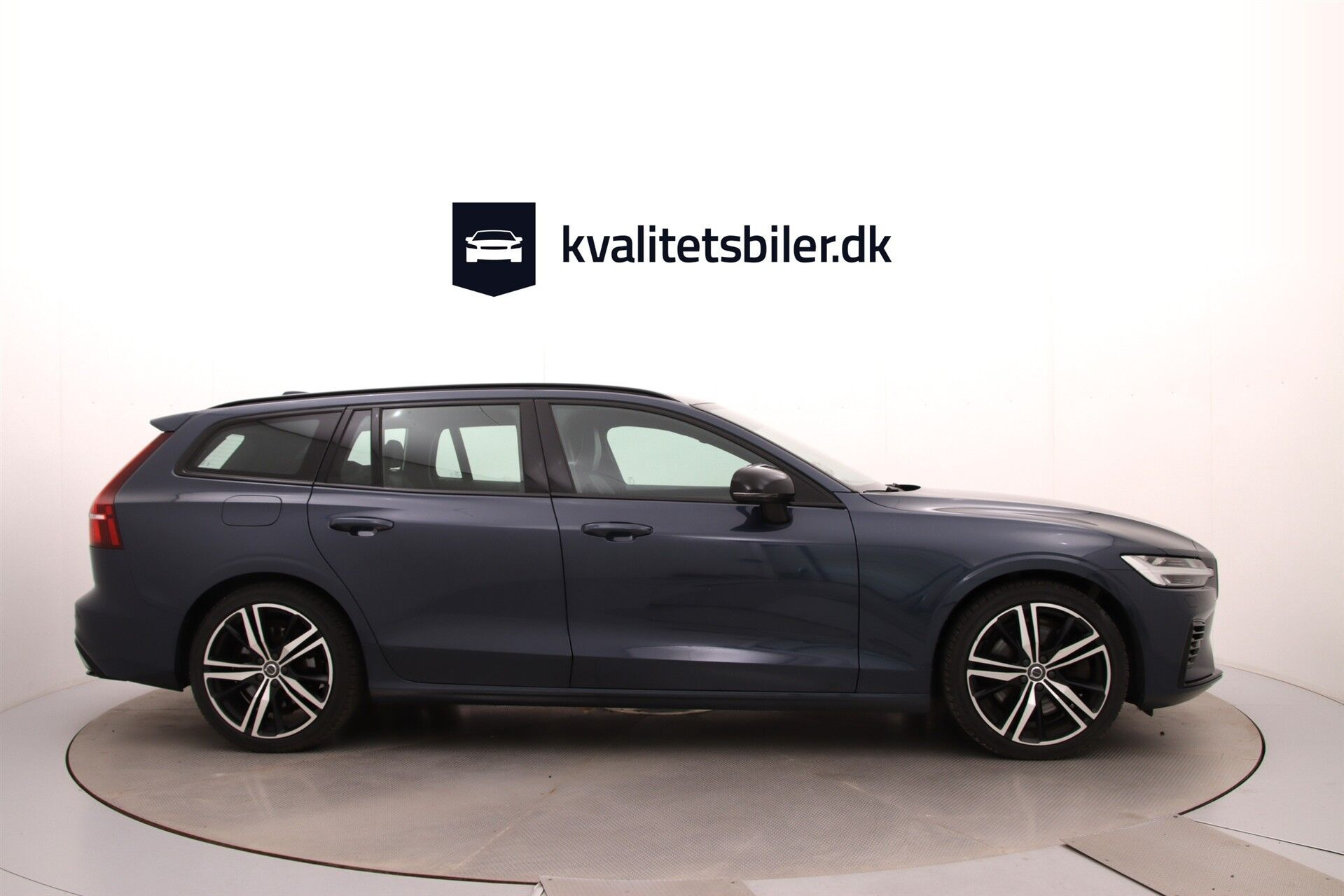 Blå Volvo V60 fra 2021