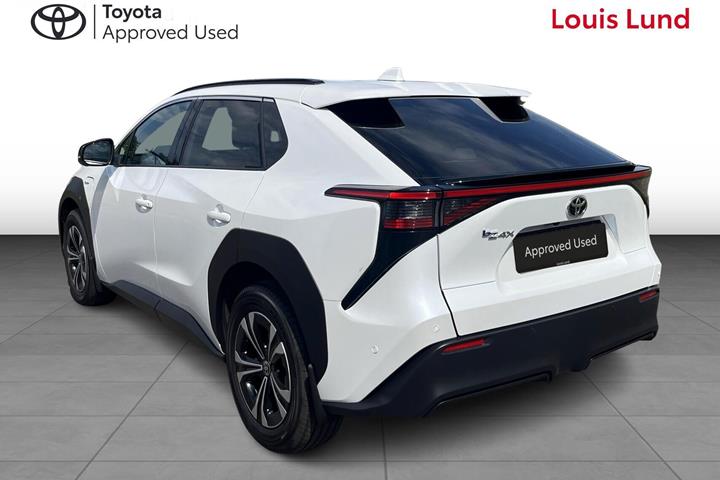 Hvid Toyota BZ4X fra 2025