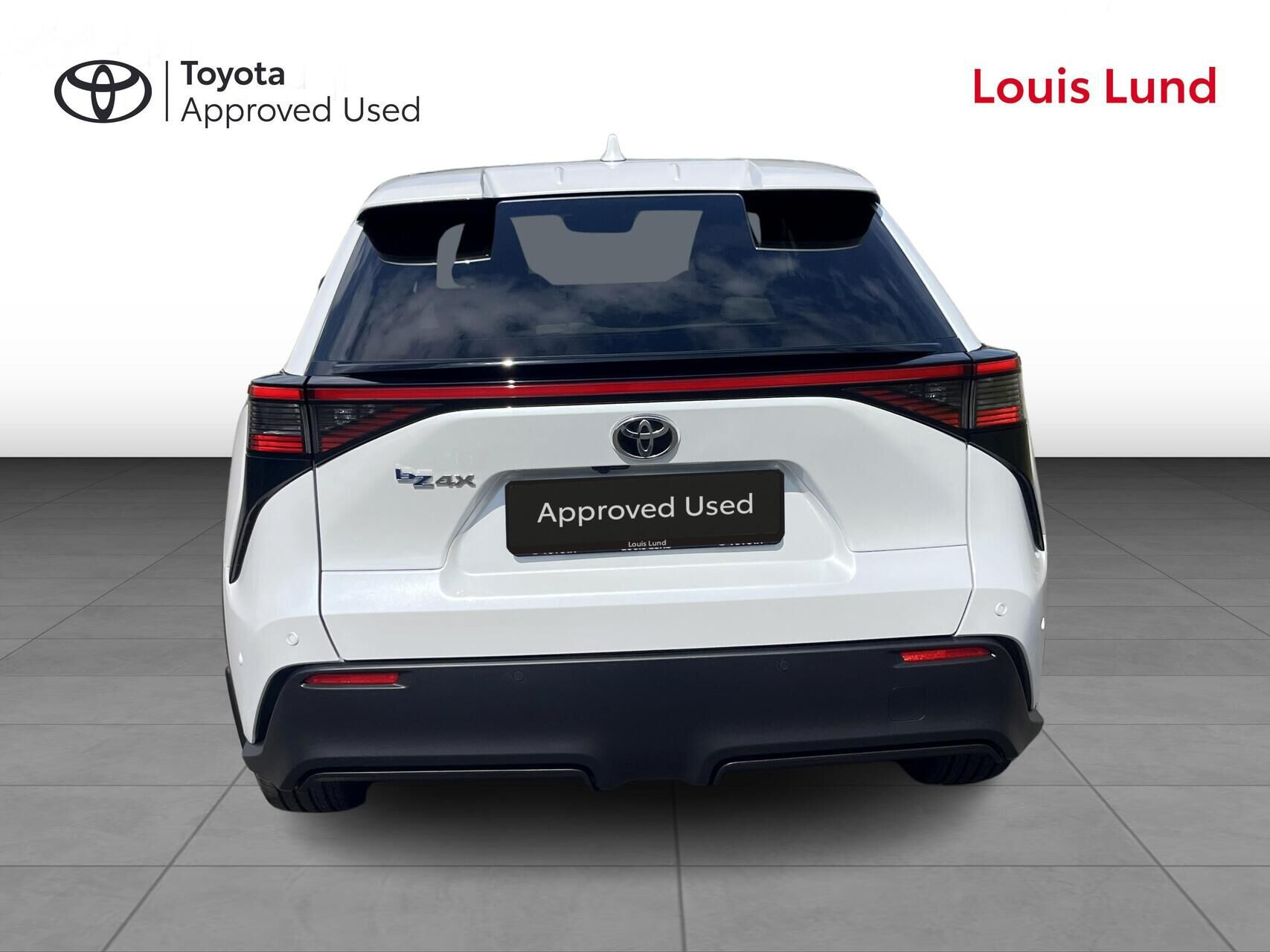 Hvid Toyota BZ4X fra 2025