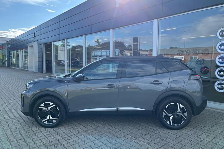 Grå Peugeot e-2008 fra 2025