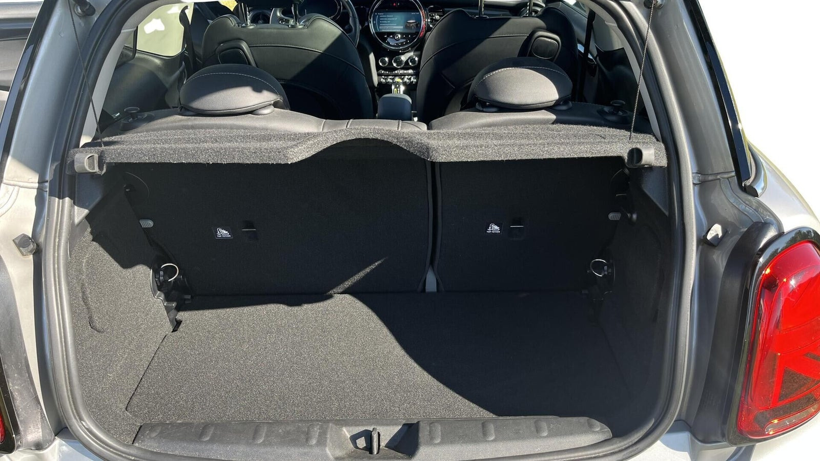 Sølv Mini Cooper SE fra 2023