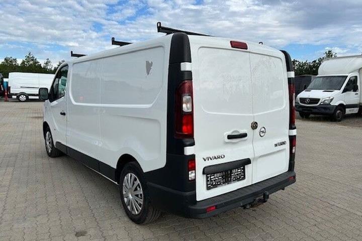 Hvid Opel Vivaro fra 2017