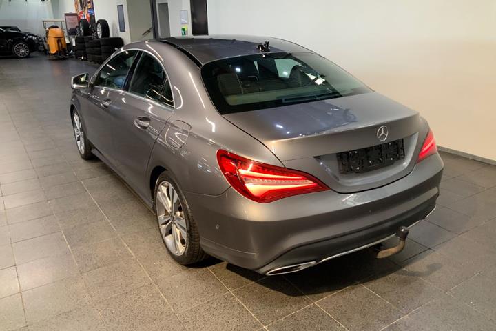 Grå Mercedes CLA200 d fra 2018
