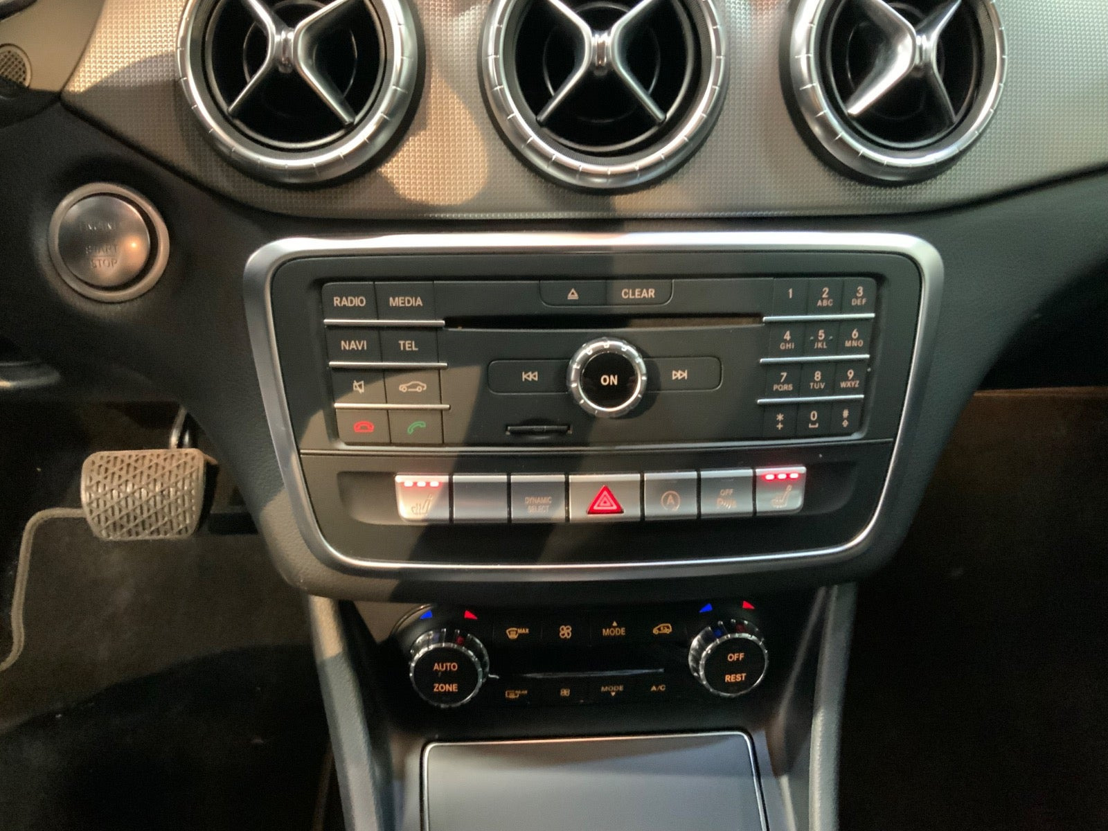 Grå Mercedes CLA200 d fra 2018