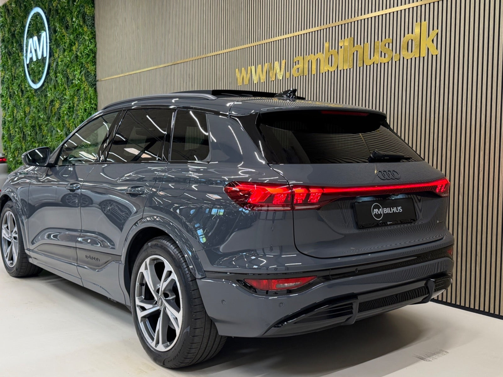 Grå Audi Q6 e-tron fra 2026