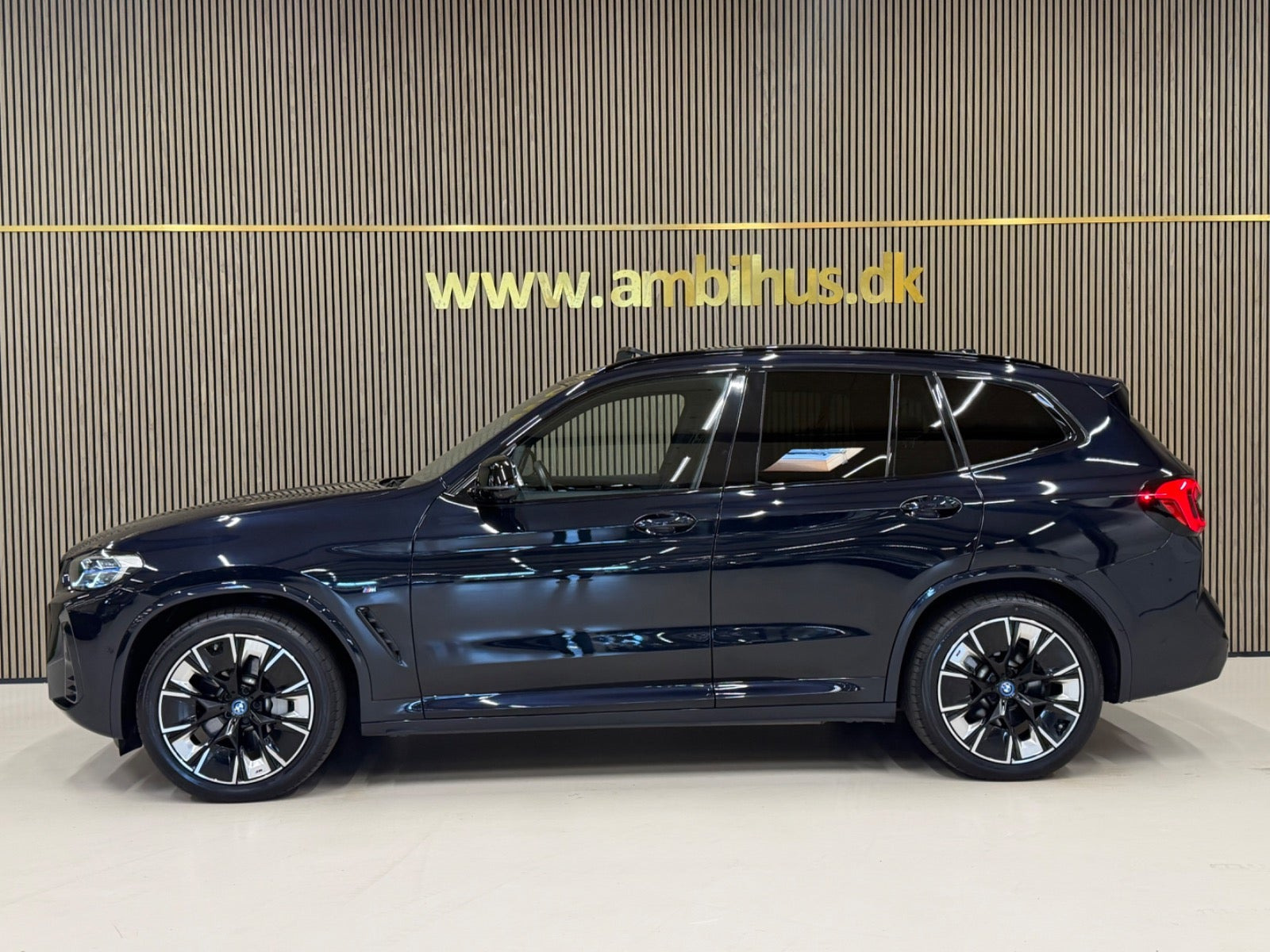 Sort BMW iX3 fra 2023