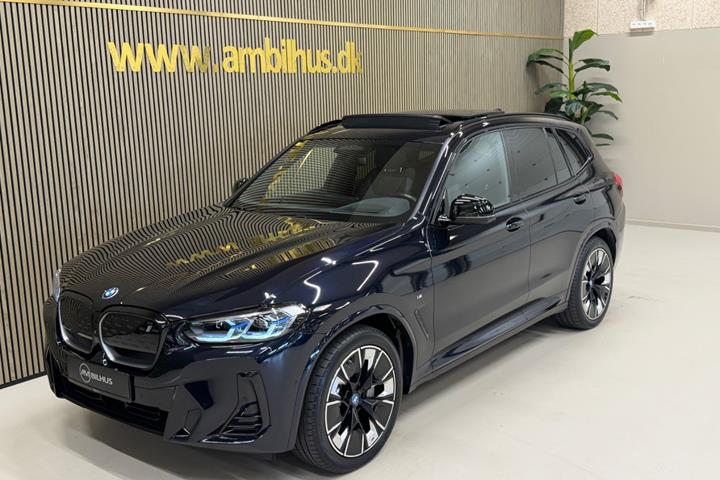 Sort BMW iX3 fra 2023