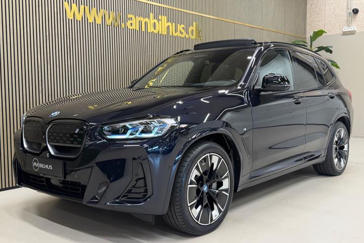 Sort BMW iX3 fra 2023