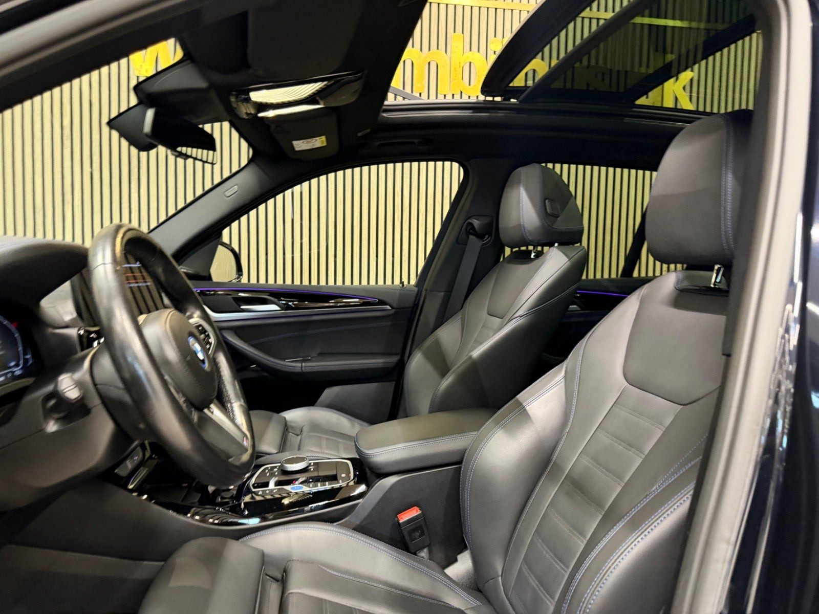 Sort BMW iX3 fra 2023
