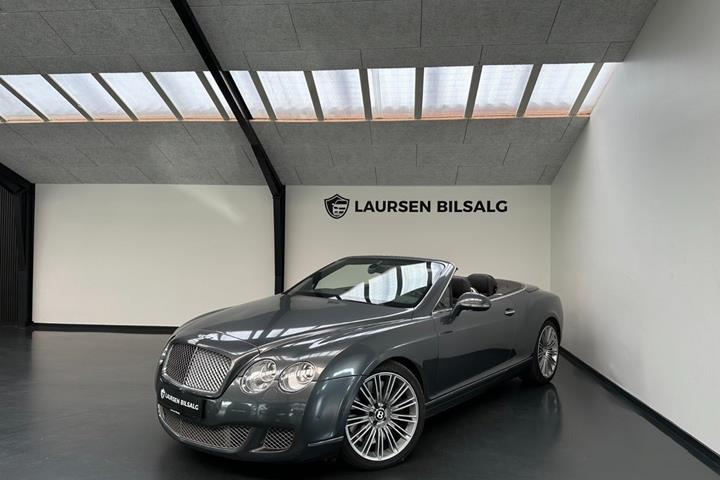 Grå Bentley Continental GTC fra 2009