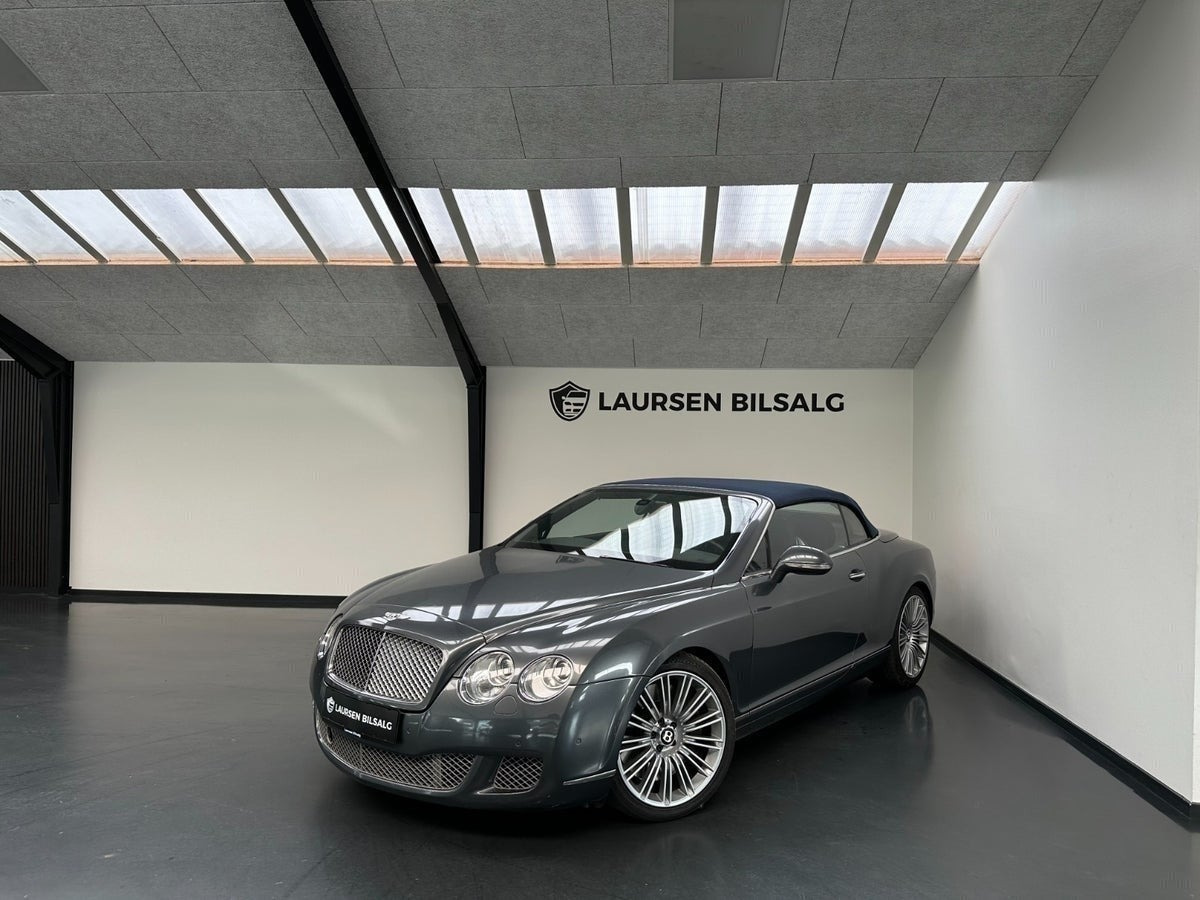 Grå Bentley Continental GTC fra 2009