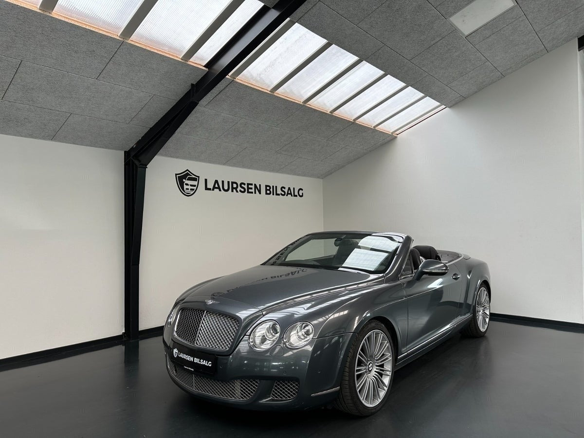 Grå Bentley Continental GTC fra 2009