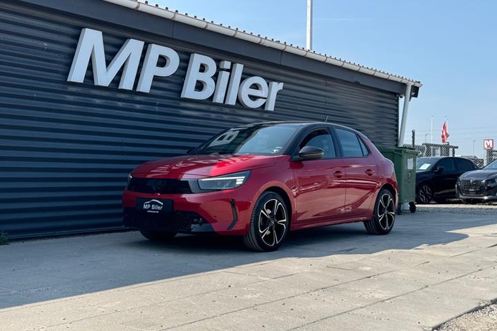 Rød Opel Corsa fra 2024