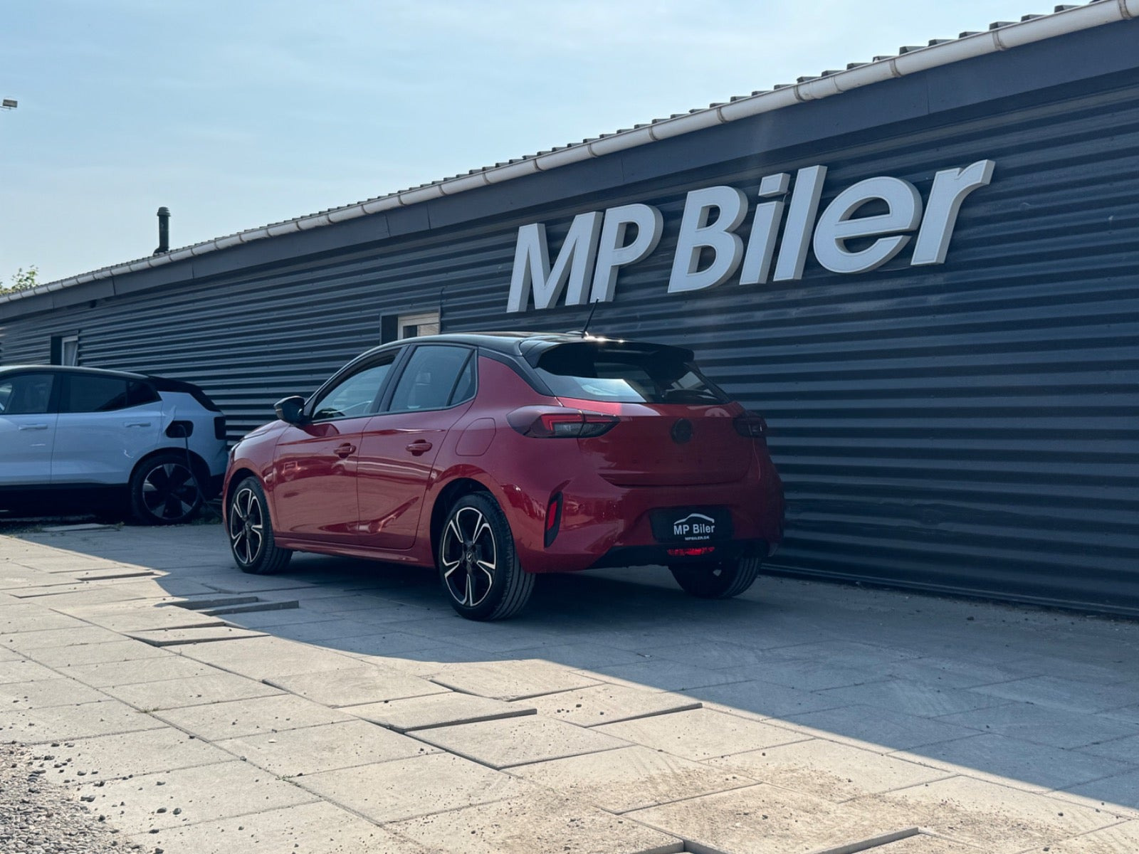 Rød Opel Corsa fra 2024