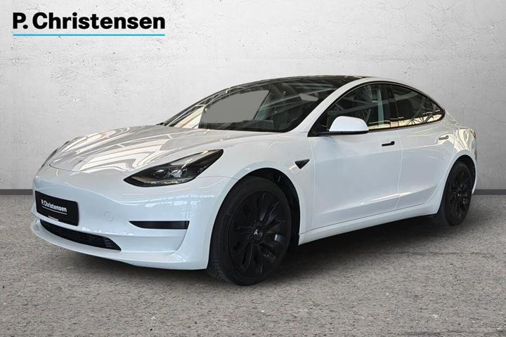 Hvid Tesla Model 3 fra 2022