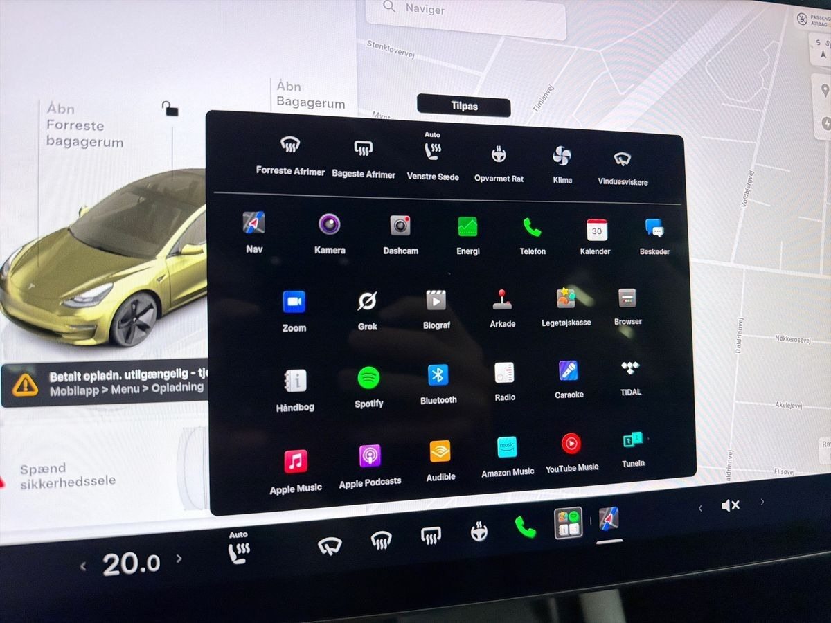 Hvid Tesla Model 3 fra 2022
