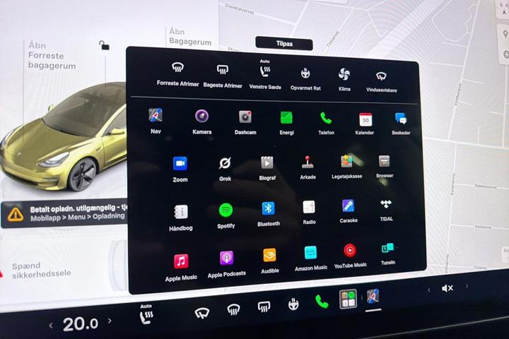 Hvid Tesla Model 3 fra 2022