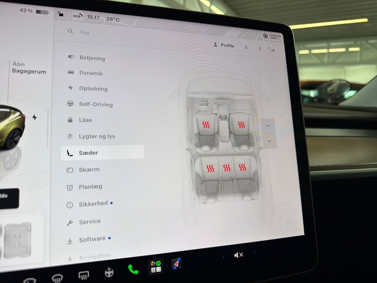 Hvid Tesla Model 3 fra 2022