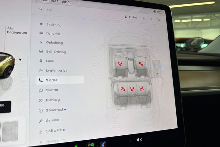 Hvid Tesla Model 3 fra 2022