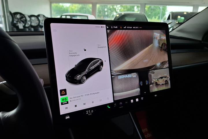 Sort Tesla Model 3 fra 2020