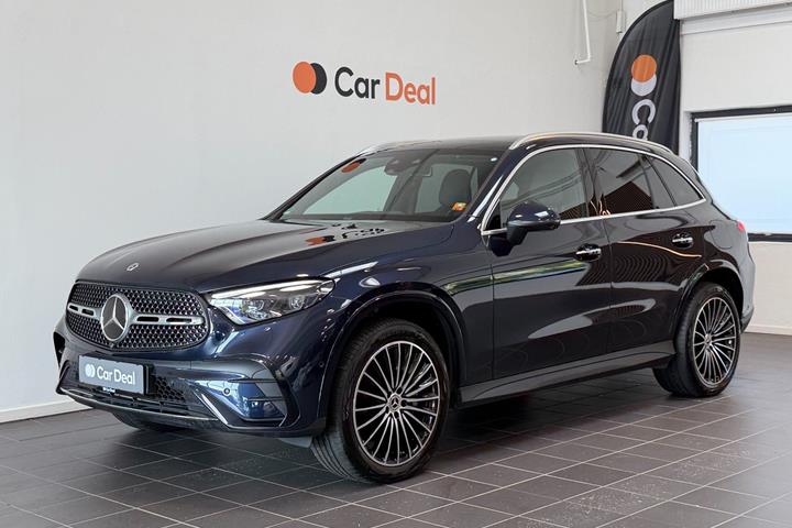 Blå Mercedes GLC300 de fra 2024