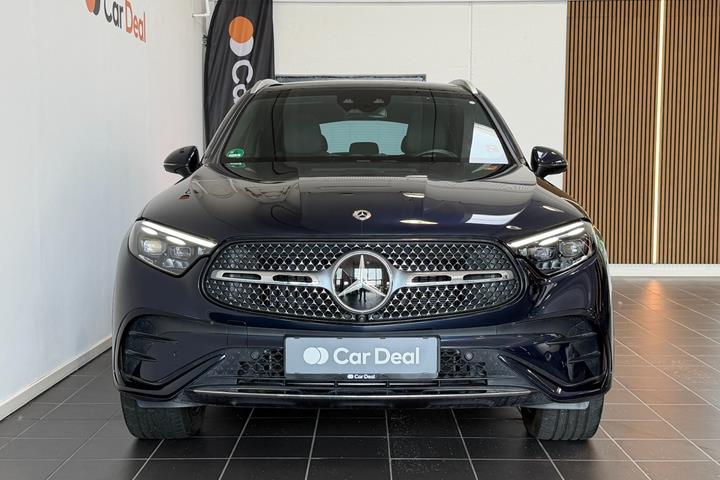 Blå Mercedes GLC300 de fra 2024