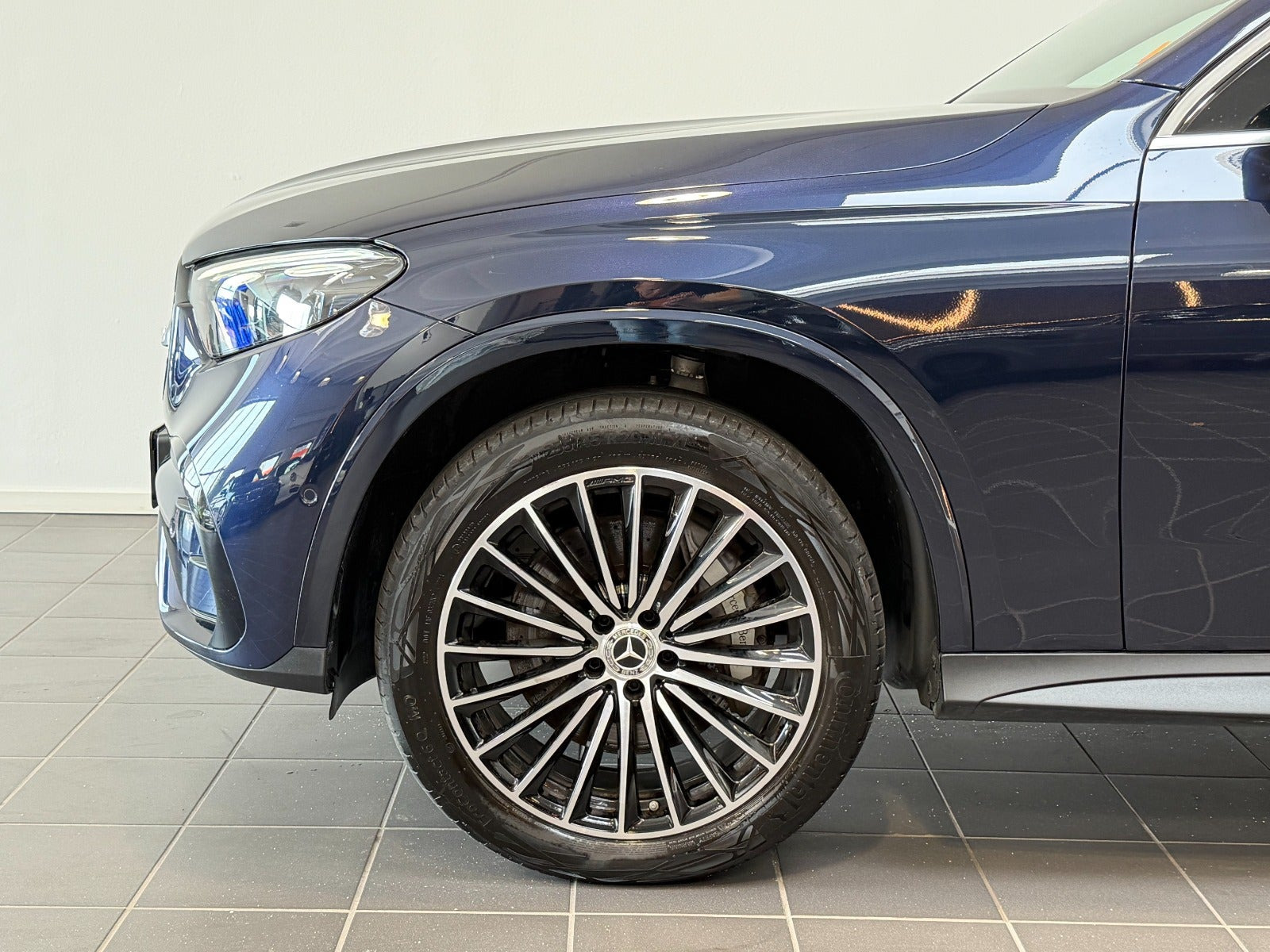 Blå Mercedes GLC300 de fra 2024