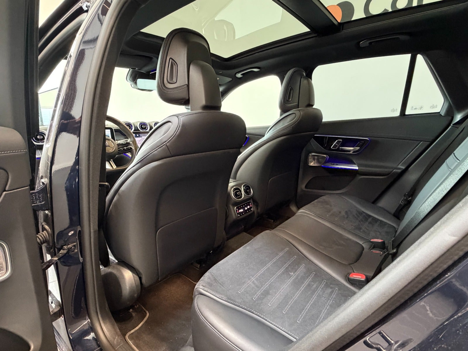 Blå Mercedes GLC300 de fra 2024