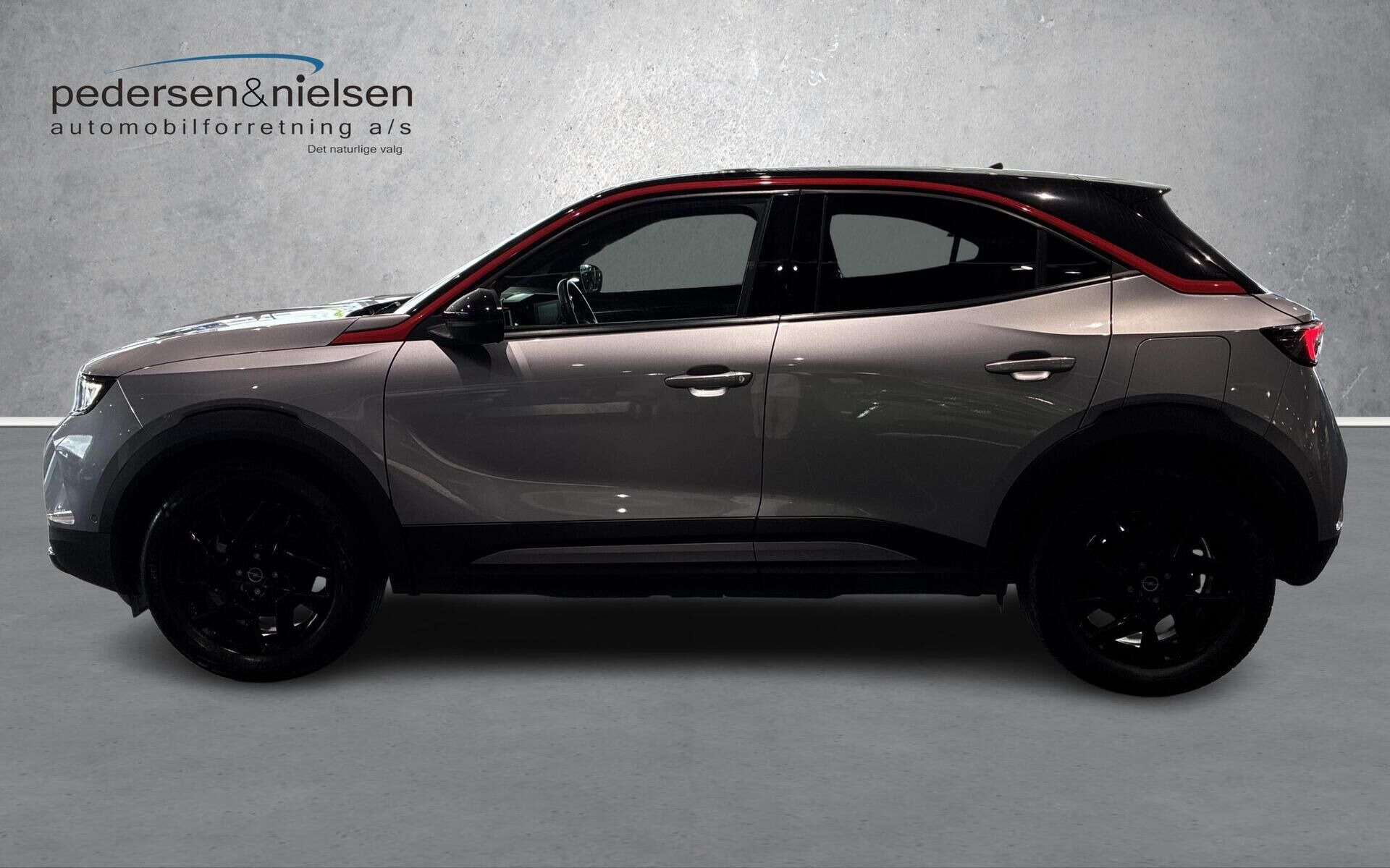 Grå Opel Mokka-e fra 2022