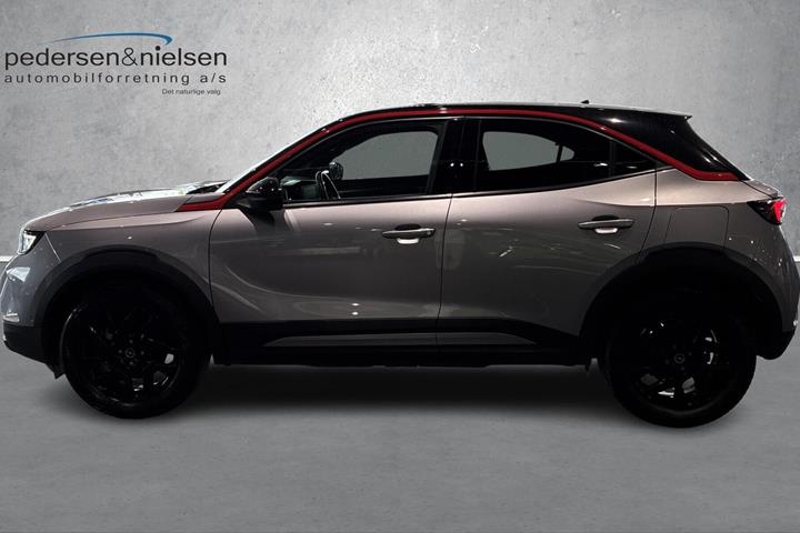 Grå Opel Mokka-e fra 2022
