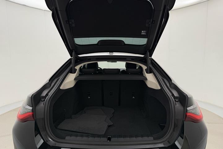 Sort BMW i4 fra 2024