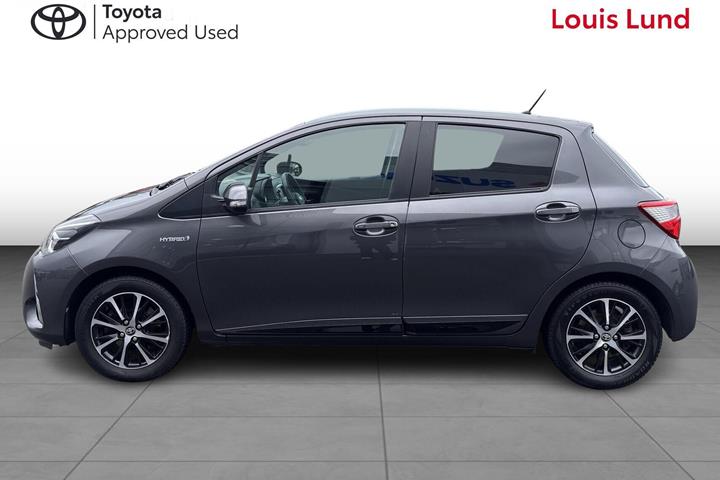 Grå Toyota Yaris fra 2018