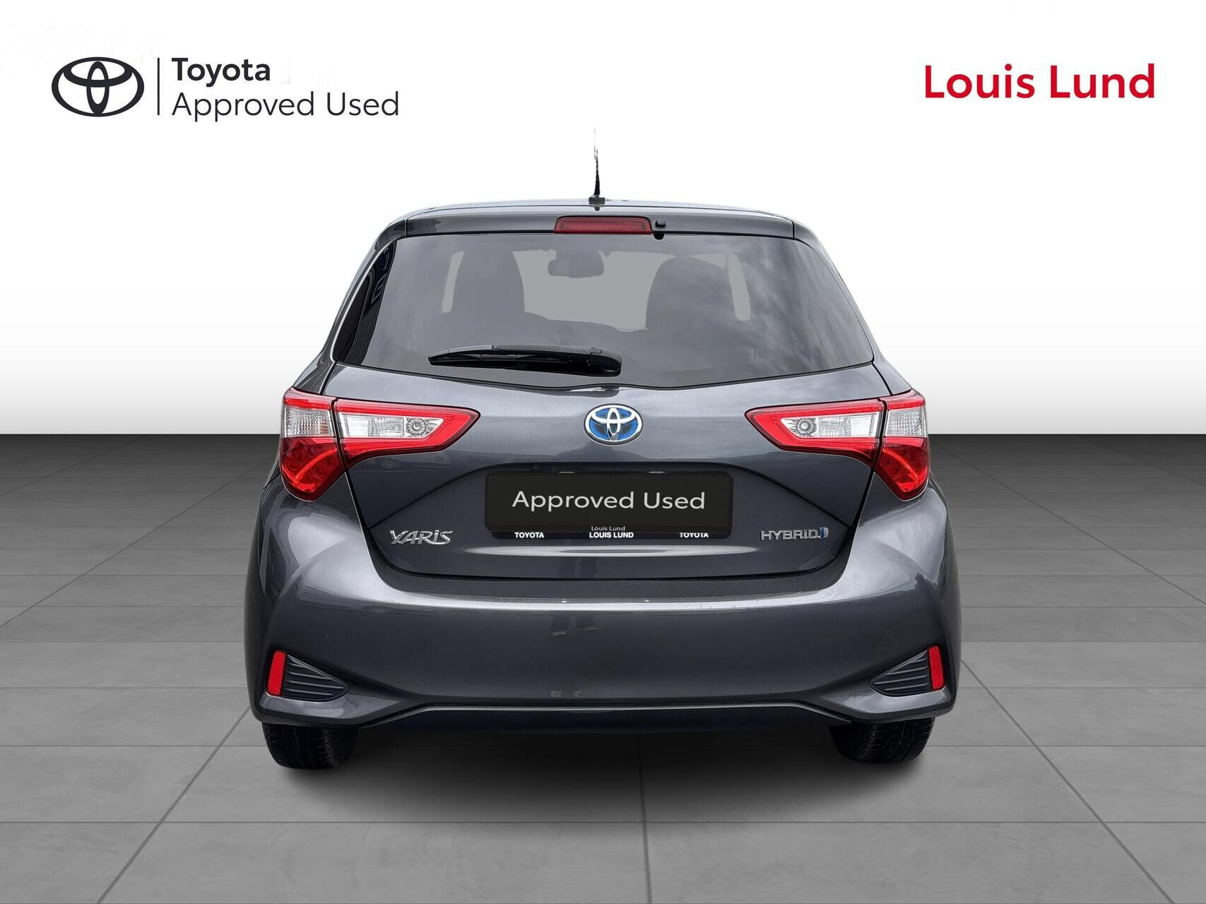 Grå Toyota Yaris fra 2018