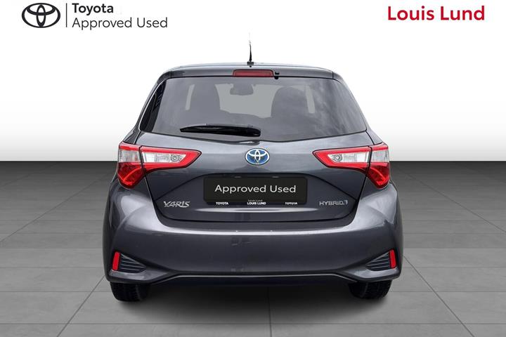 Grå Toyota Yaris fra 2018