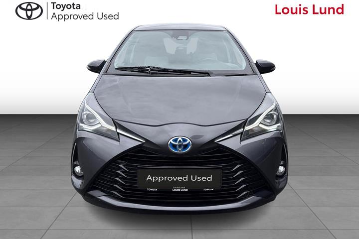 Grå Toyota Yaris fra 2018