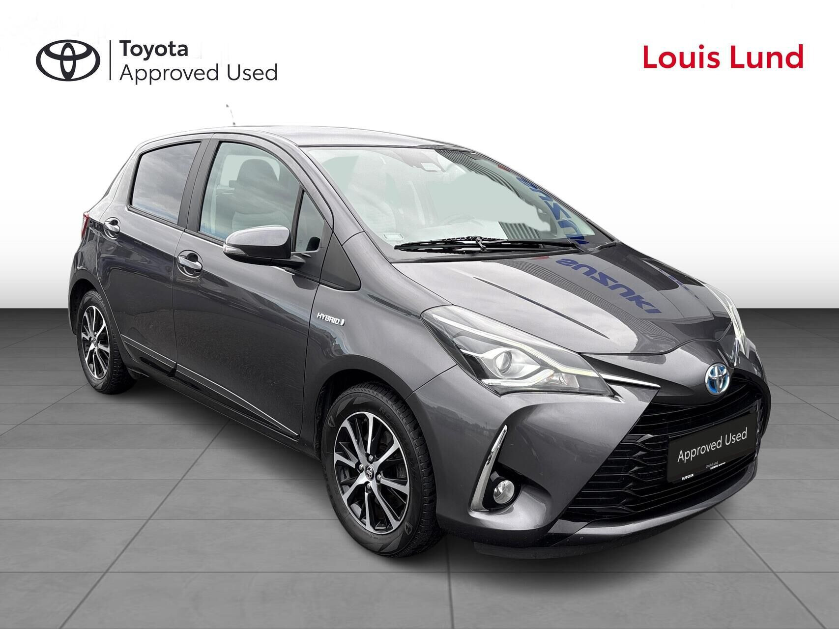 Grå Toyota Yaris fra 2018
